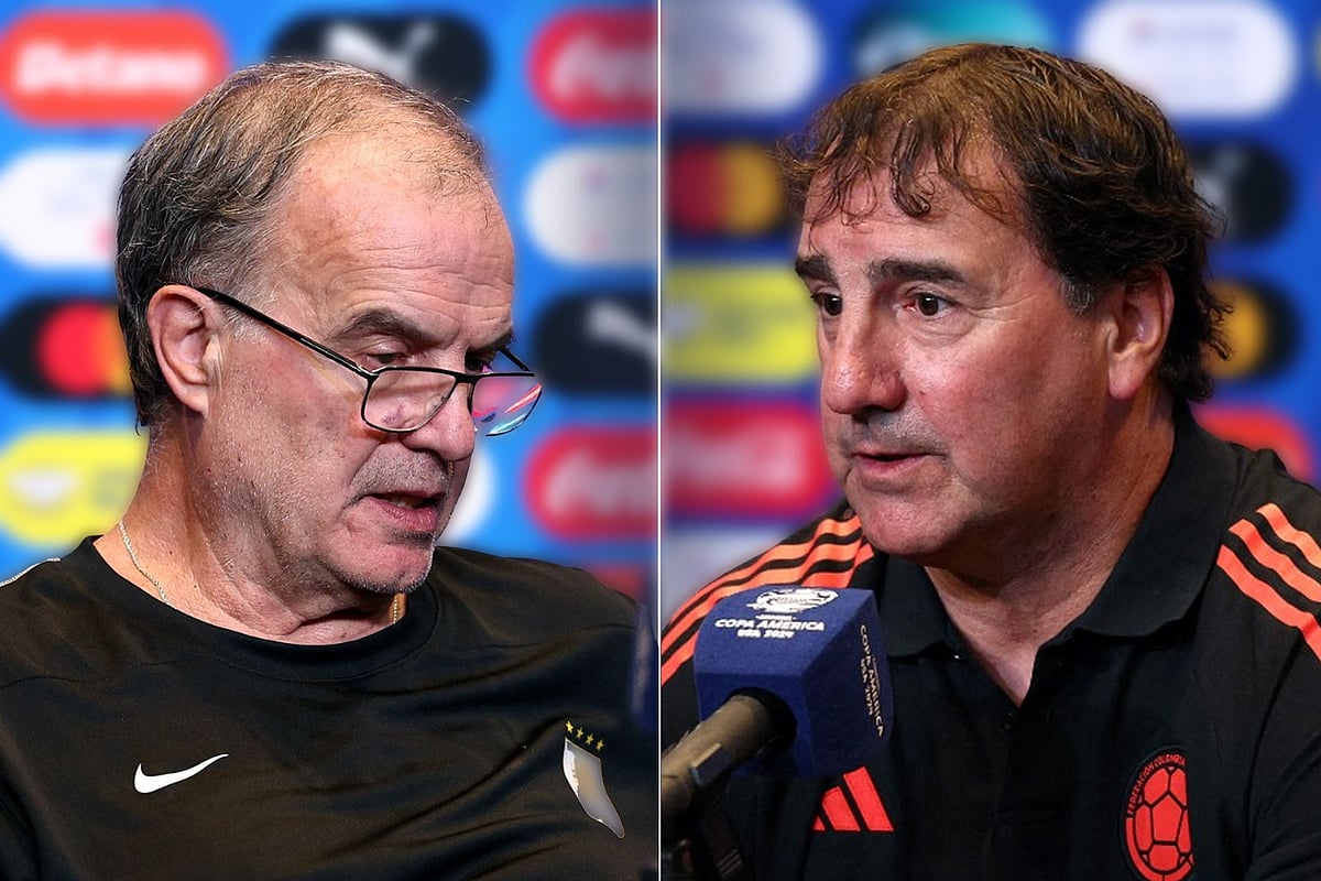 উরুগুয়ের আর্জেন্টাইন কোচ মার্সেলো বিয়েলসা এবং কলম্বিয়ার আর্জেন্টাইন কোচ নেস্তর লরেঞ্জো